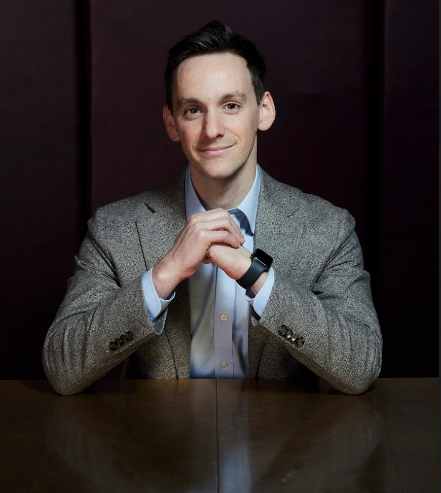 2024 - new headshot Derek Thompson